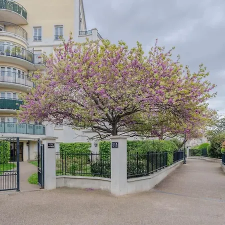 Paris Marne Elegant Apartment